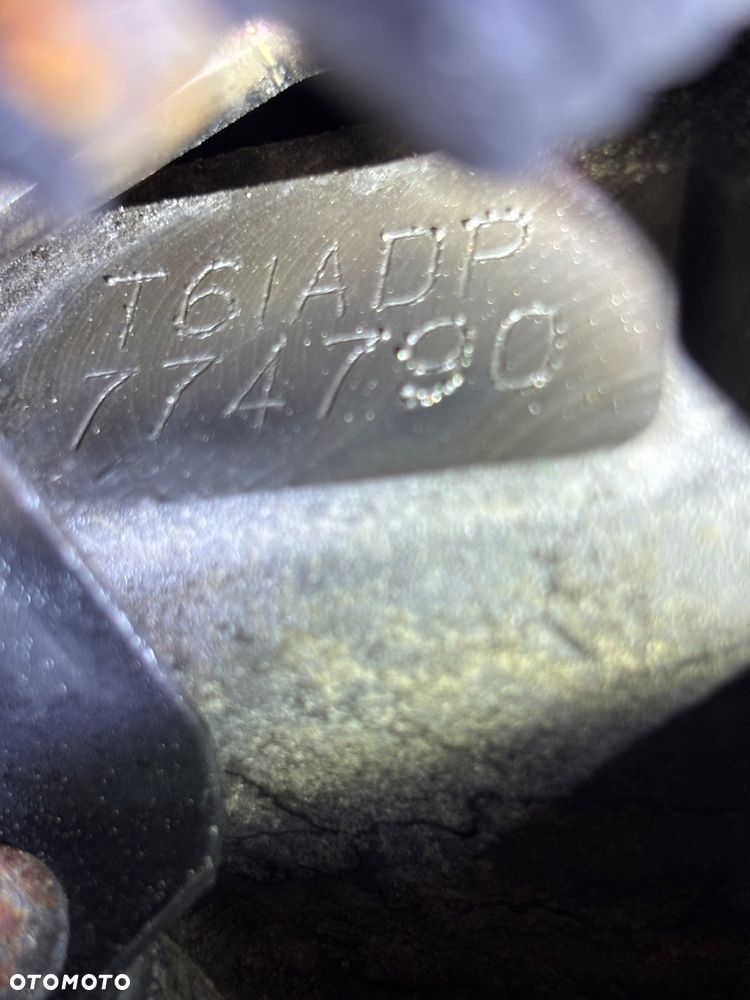 Kia CARENS 2.0 CRDI D4EA skrzynia biegów ze sprzęgłem T61ADP - 4