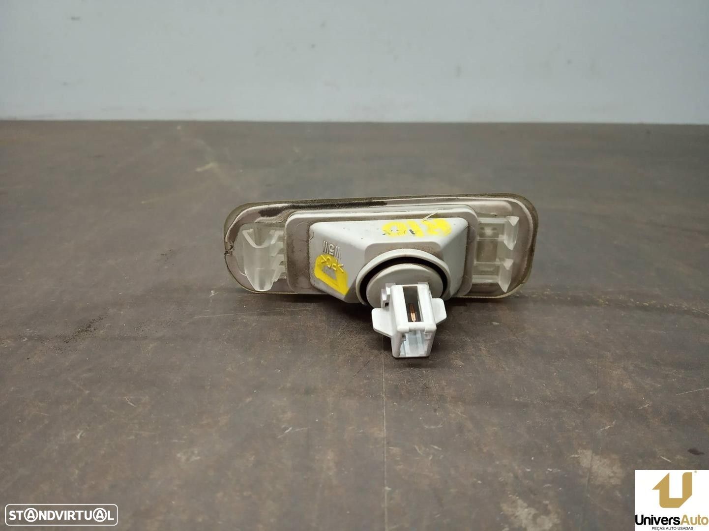 FAROLIM MATRICULA KIA RIO BREAK FAMILIAR 2001 -925021G0R - 1