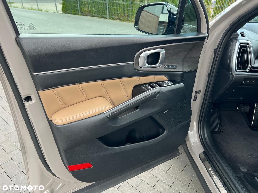 Kia Sorento - 32