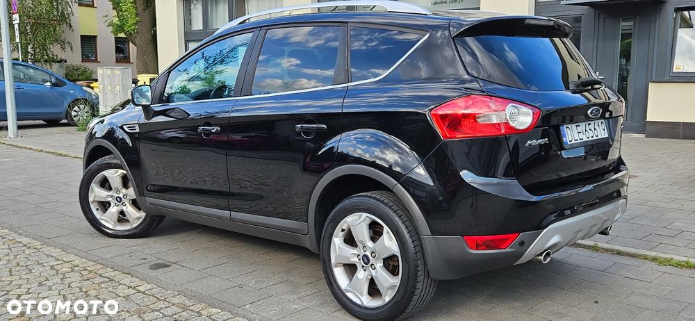 Ford Kuga 2.0 TDCi 2x4 Titanium - 32