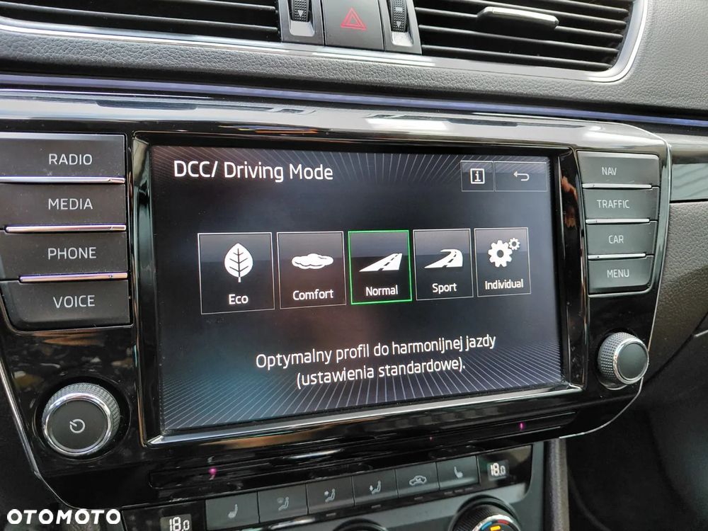 Skoda Superb 2.0 TDI DSG L&K - 10