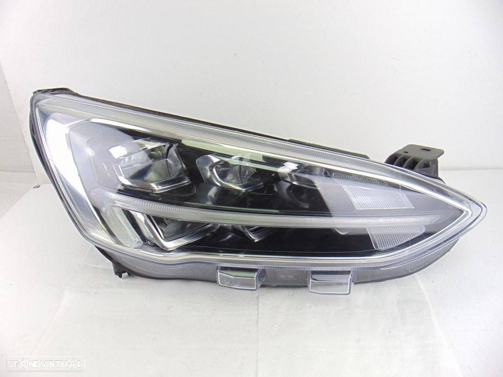 FAROL DIREITO FORD FOCUS BERLINA CGE - 1