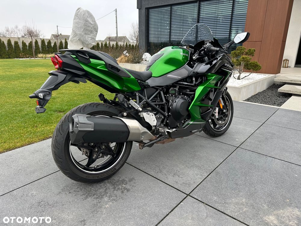 Kawasaki Ninja H2 SX - 12