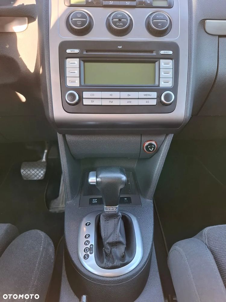 Volkswagen Touran - 8