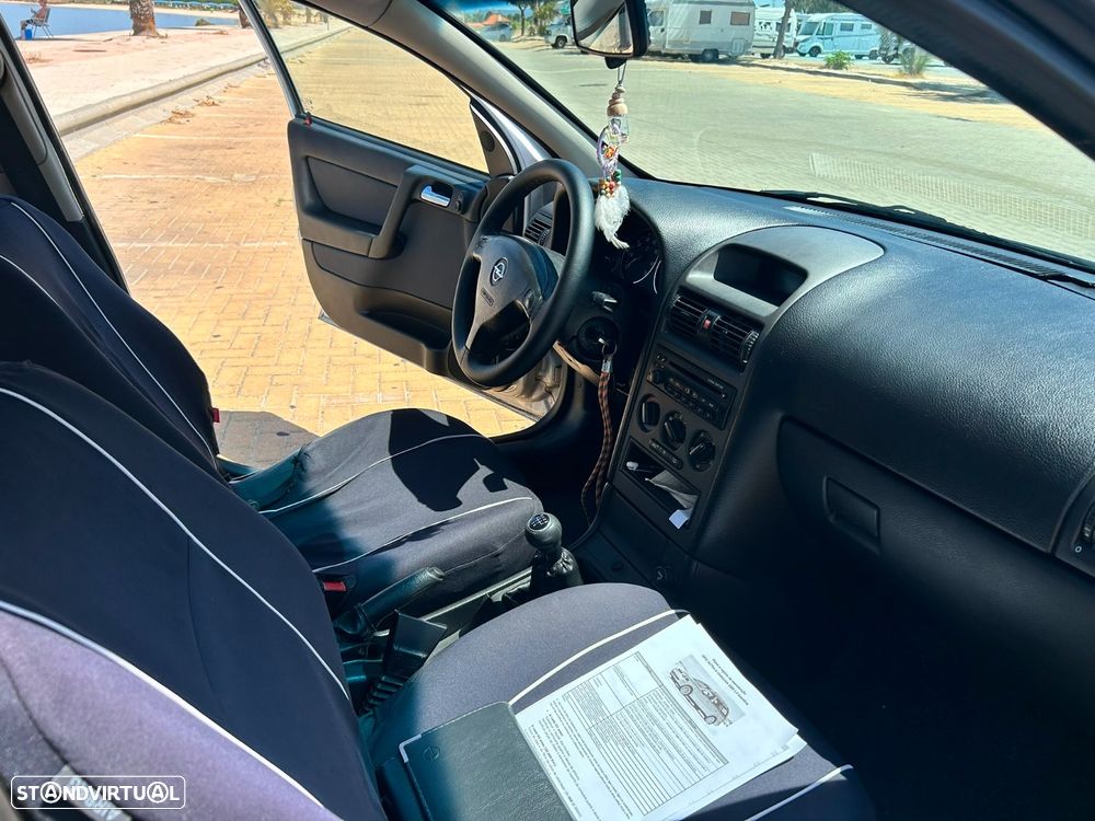 Opel Astra Caravan 1.4 Selection — fotografia 17