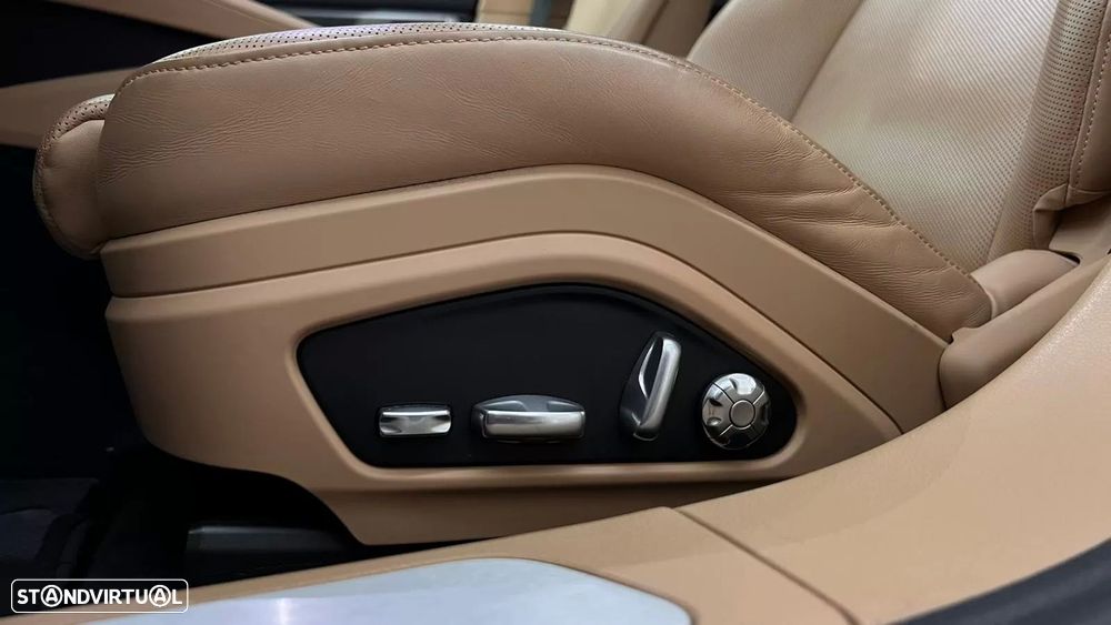 Porsche Panamera Sport Turismo 4 E-Hybrid Platinum Edition - 31