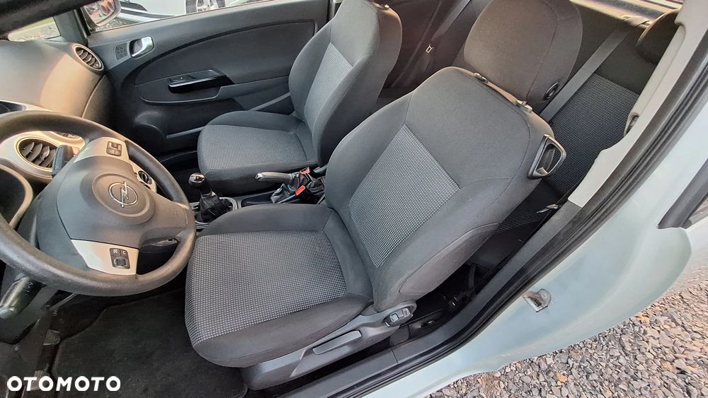 Opel Corsa - 18