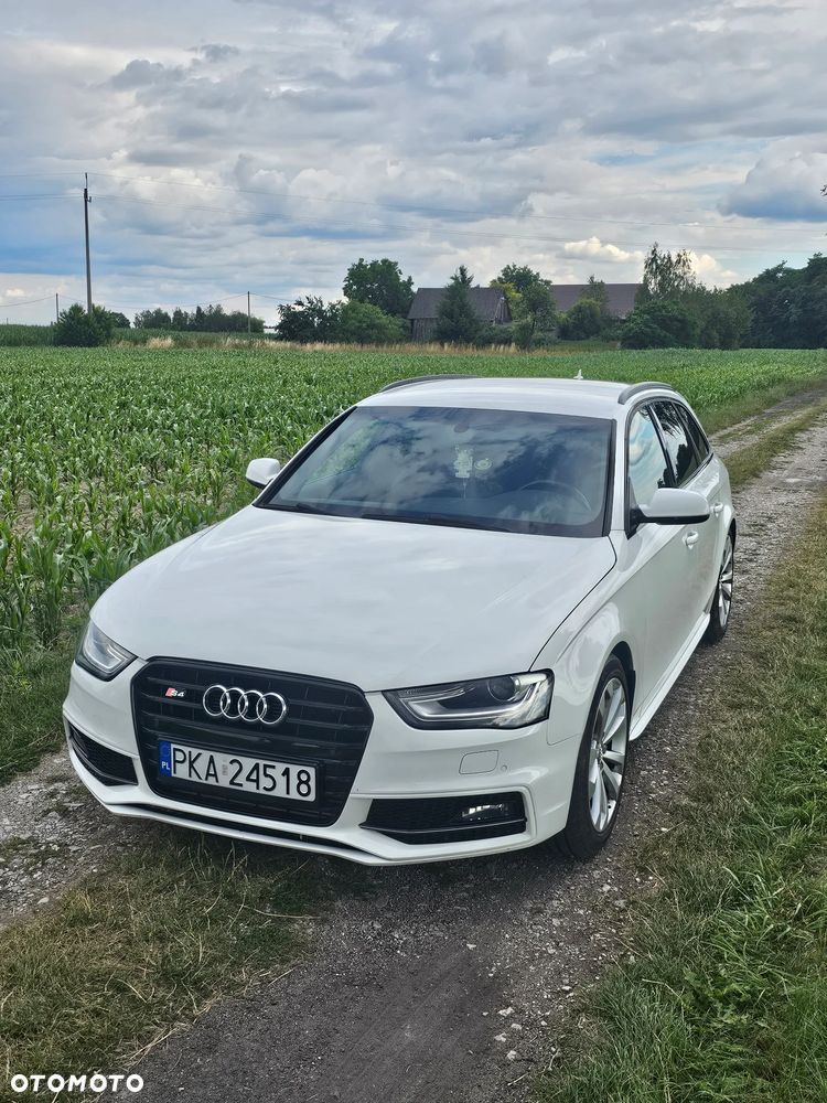 Audi A4 Avant - 4