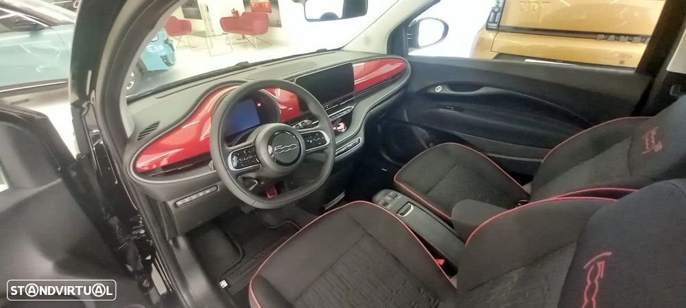 Fiat 500e (RED) - 8