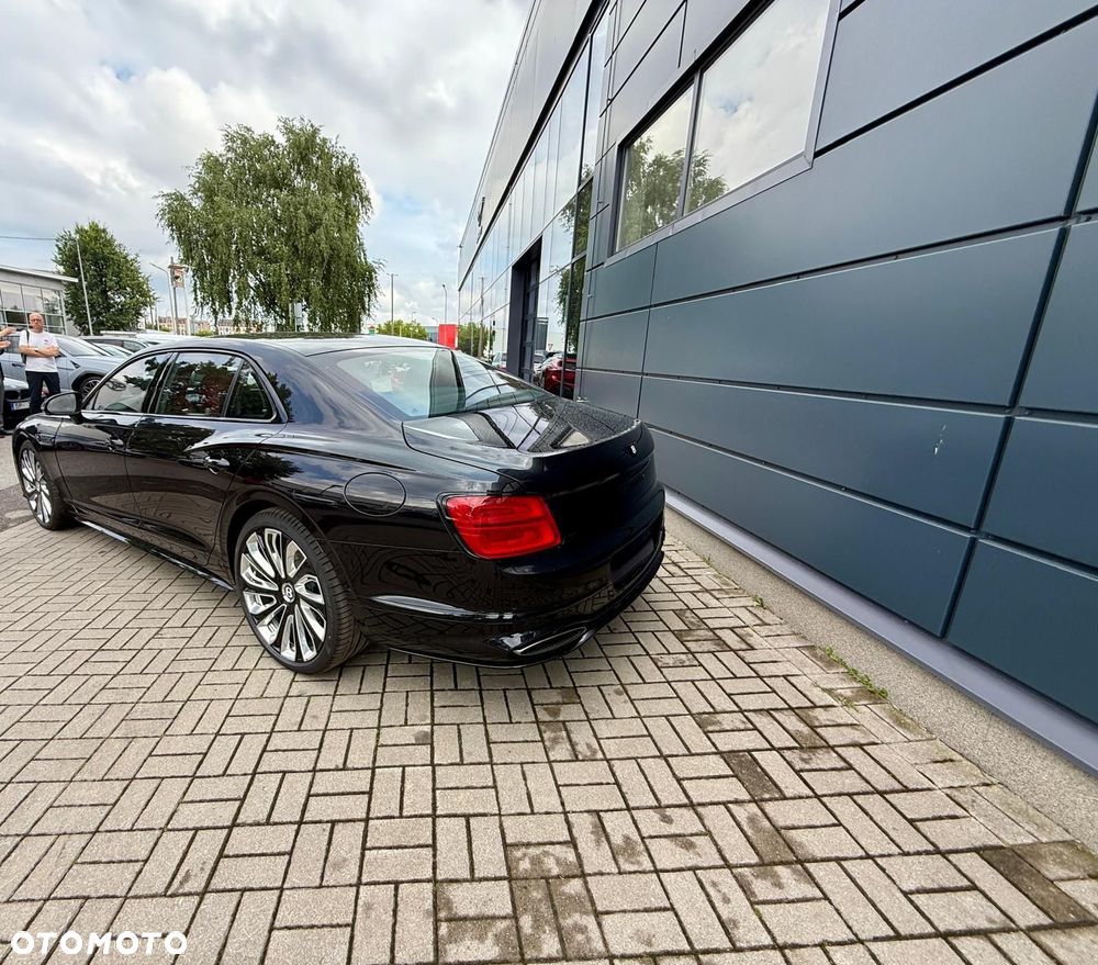 Bentley Flying Spur New V8 PHEV Mulliner - 3