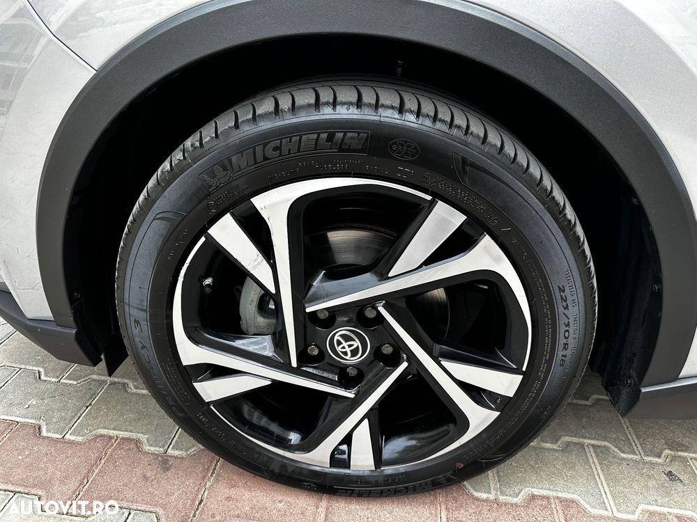 Toyota C-HR 2.0 HEV 197 CP 4x2 CVT Dynamic - 14