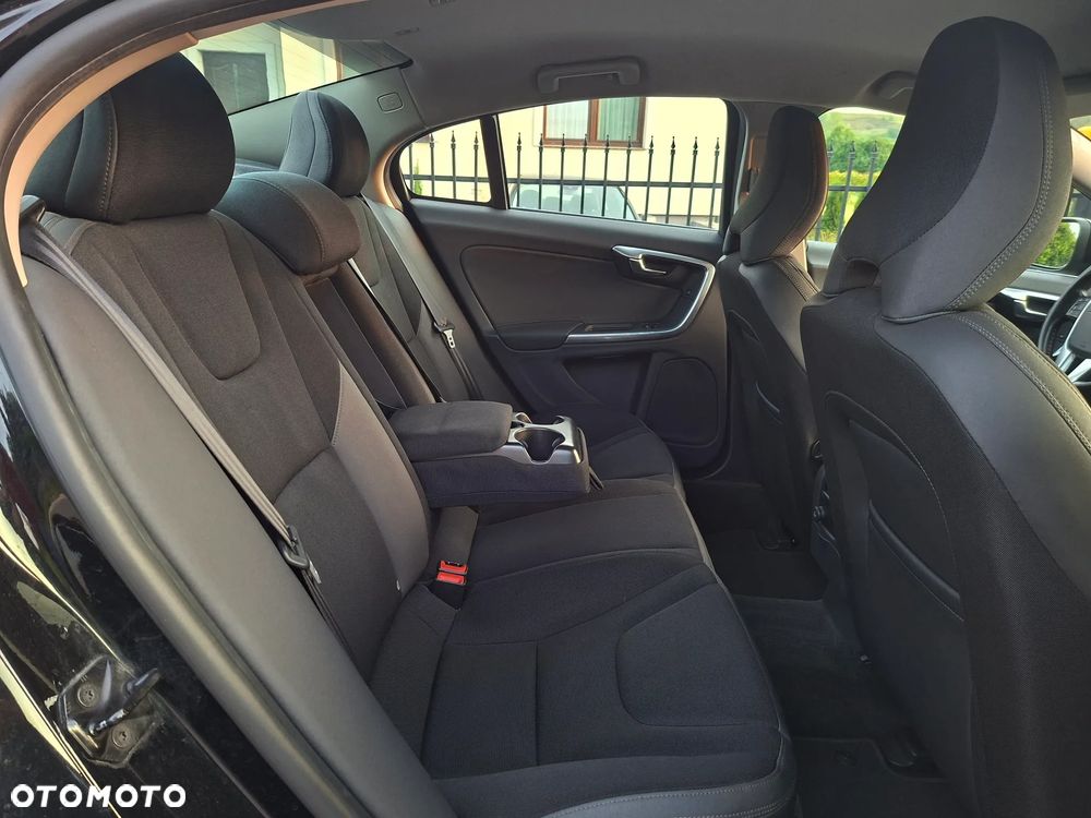 Volvo S60 D3 Momentum - 31