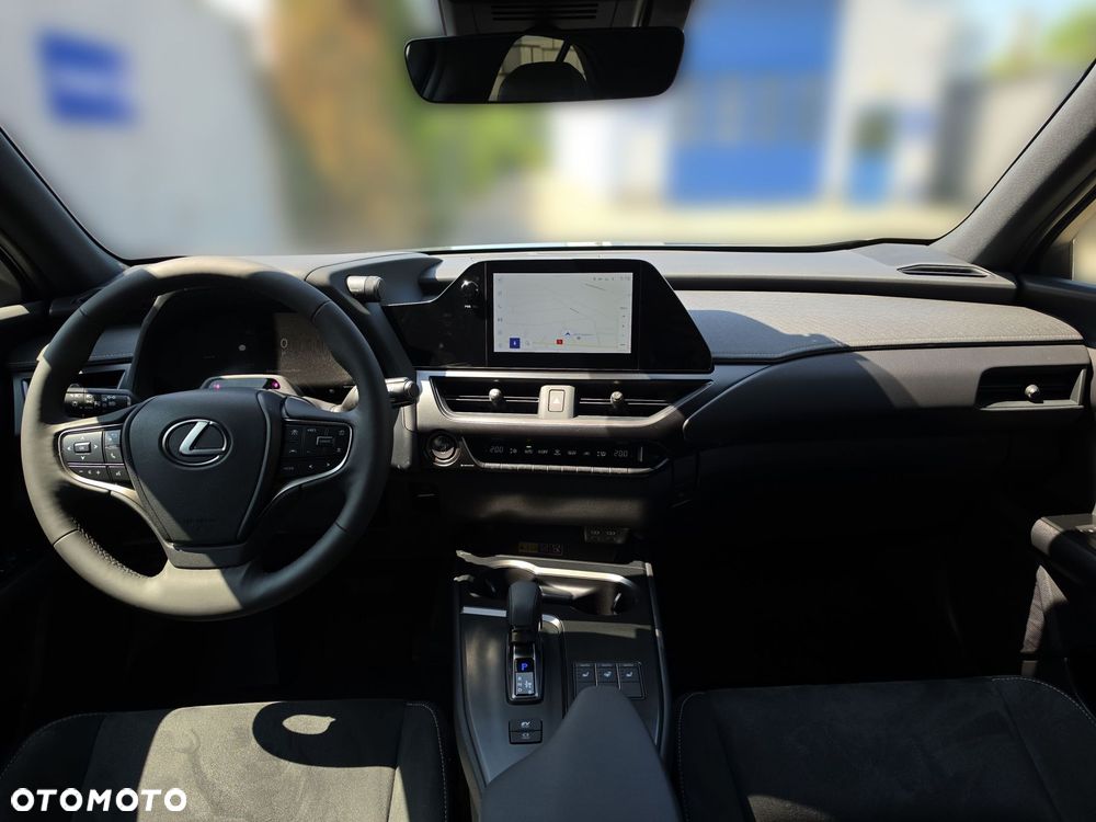 Lexus UX 300h Business - 11
