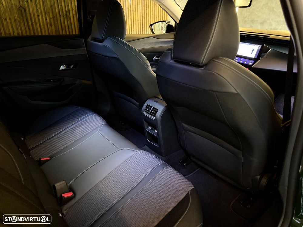 Peugeot e-308 58 kWh Allure - 27