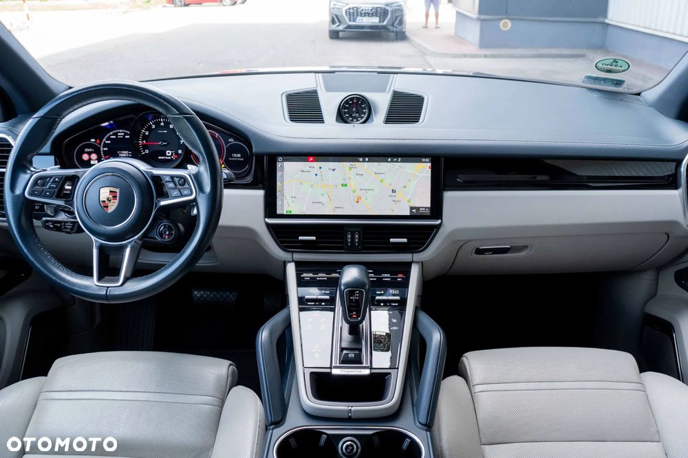 Porsche Cayenne Standard - 3