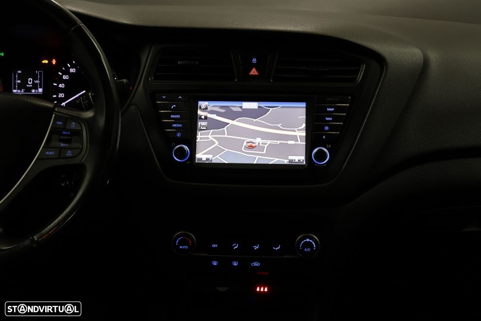 Hyundai i20 1.1 CRDi Access+Bluetooth - 19