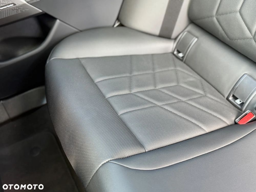 BMW Seria 5 520d xDrive Touring - 25