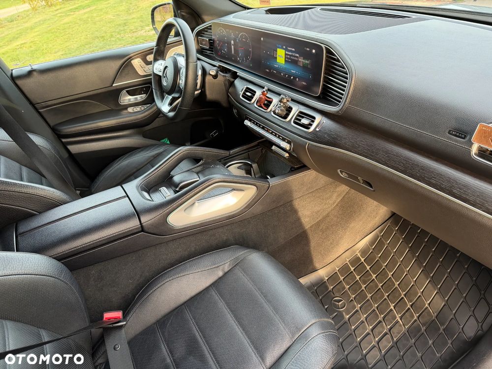 Mercedes-Benz GLS - 24