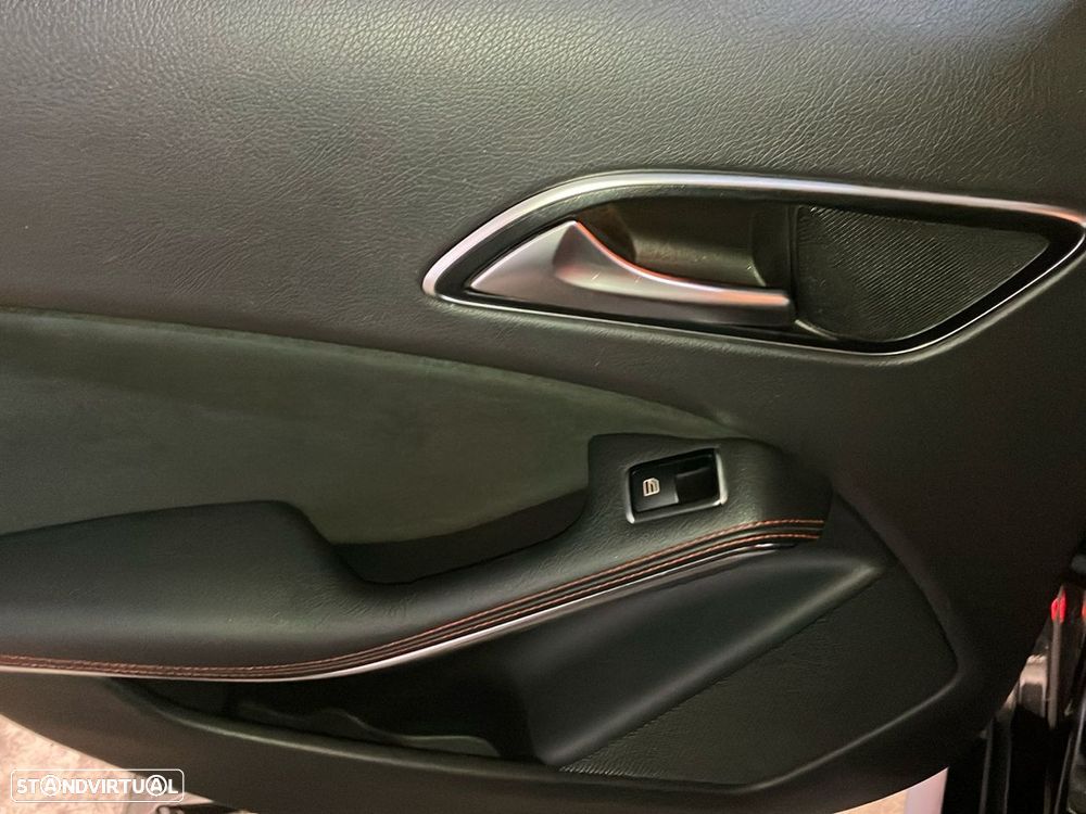 Mercedes-Benz A 45 AMG 4-Matic - 20