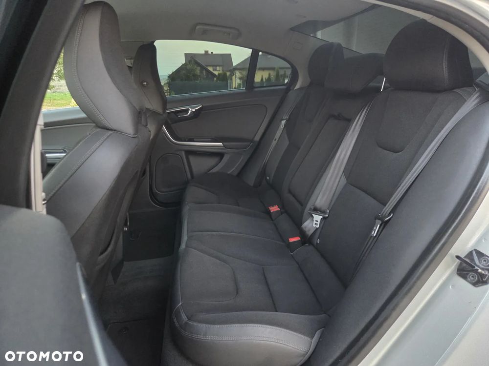 Volvo S60 - 16