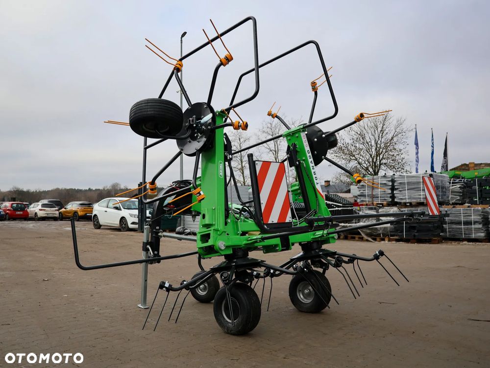 Przetrząsacz karuzelowy Talex TORNADO 550 cm 5,5m - 12
