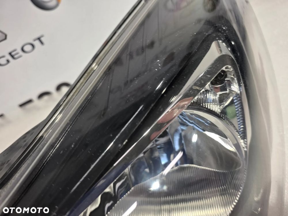 FORD FOCUS MK3 10- KOMPLET LAMP LEWA + PRAWA LAMPA PRZEDNIA PRZÓD CIEMNA ST / TITANIUM , NR BM51-132029-CH / BM51-13W030-CH , NR AUKCJI LPP264 - 26