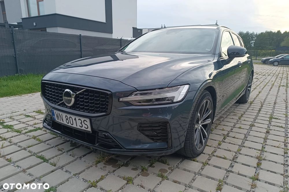 Volvo V60 T8 AWD Plug-In Hybrid Plus Dark - 2