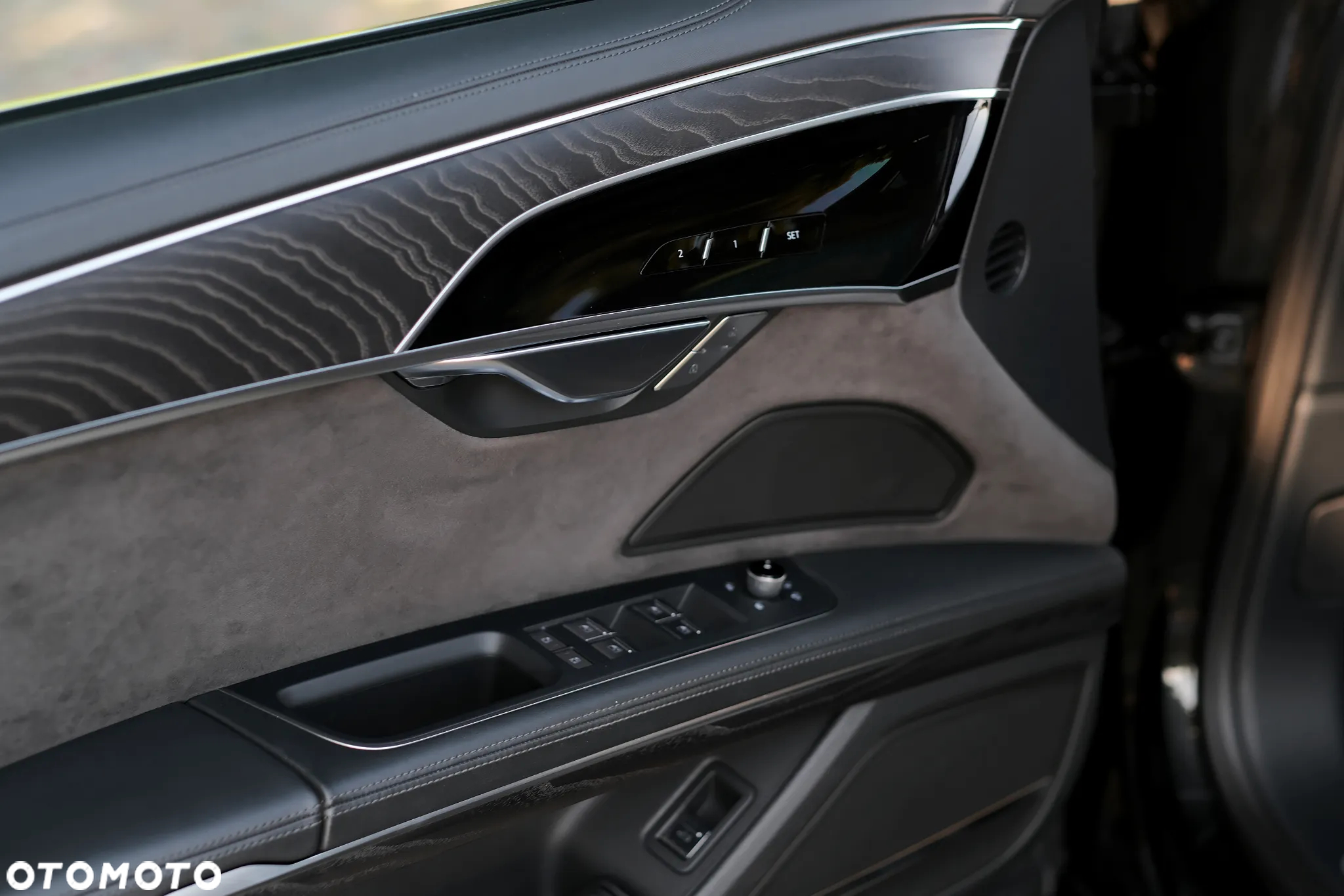 Audi A8 L 55 TFSI quattro tiptronic - 24