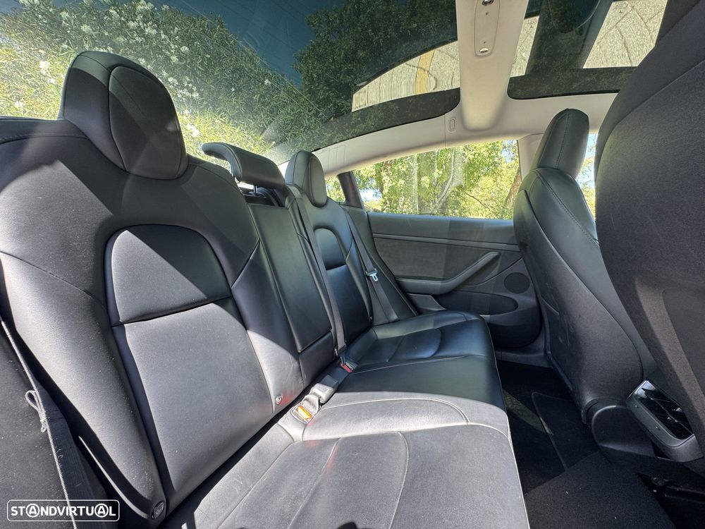 Tesla Model 3 - 8