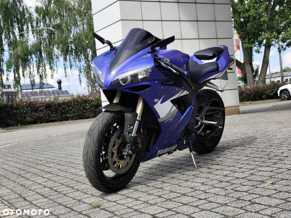 Yamaha R1 - 2