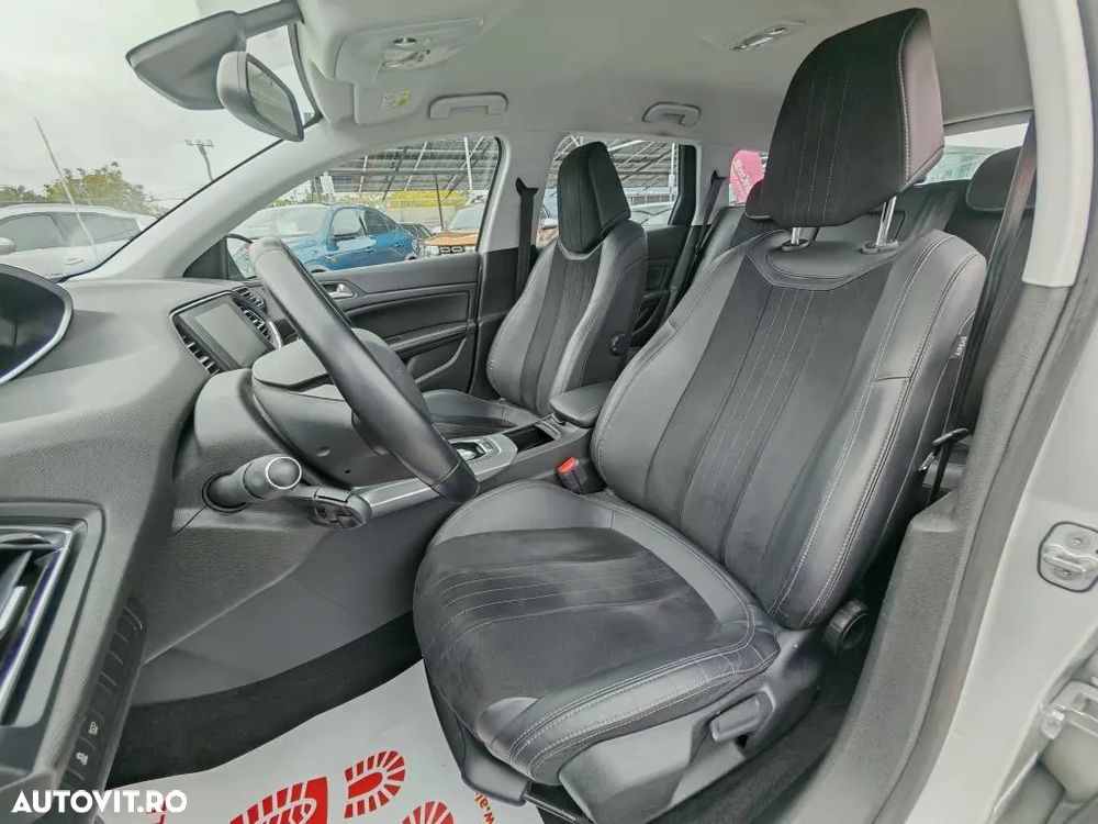 Peugeot 308 1.2L PureTech 130 S&S EAT8 GT - 8