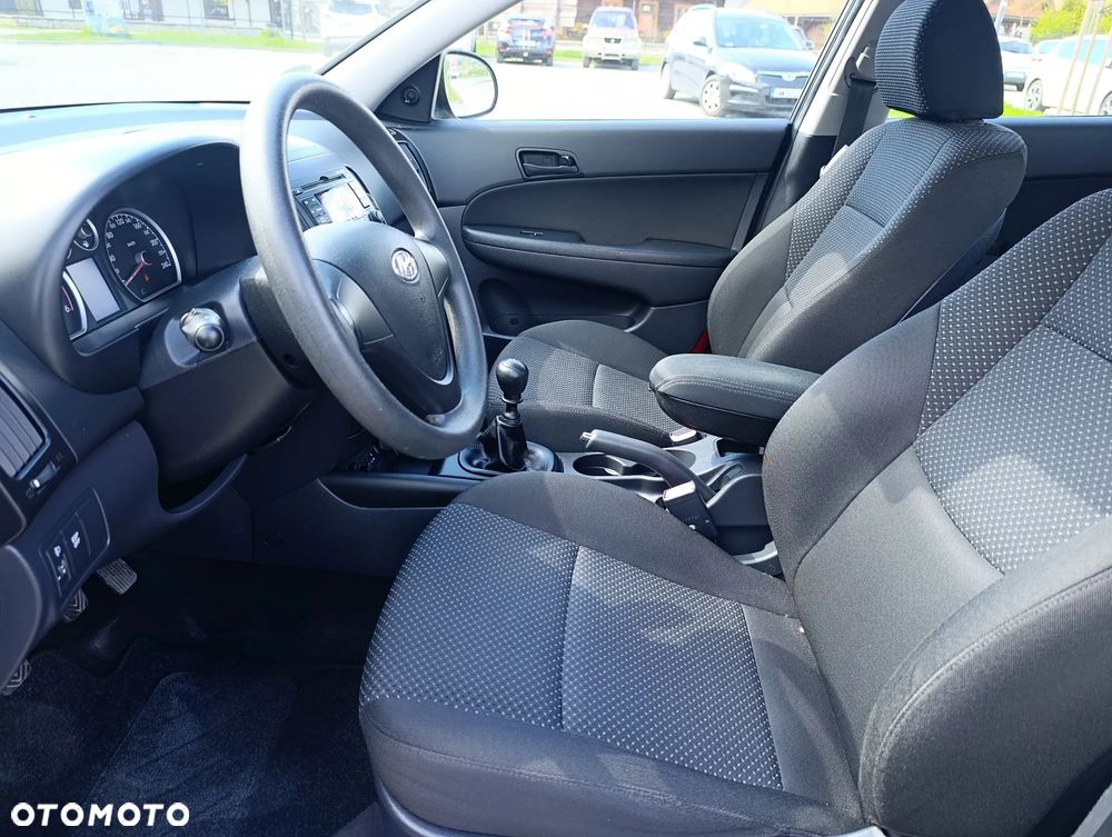 Hyundai i30 1.6 CRDi Comfort - 12