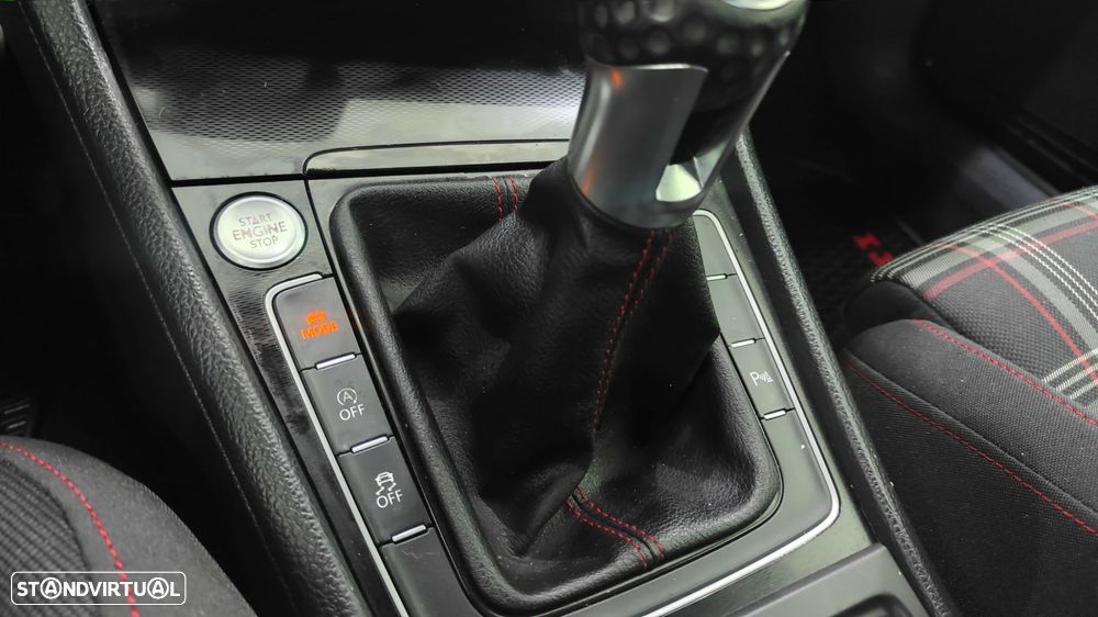 VW Golf 2.0 TSi GTi Performance - 32