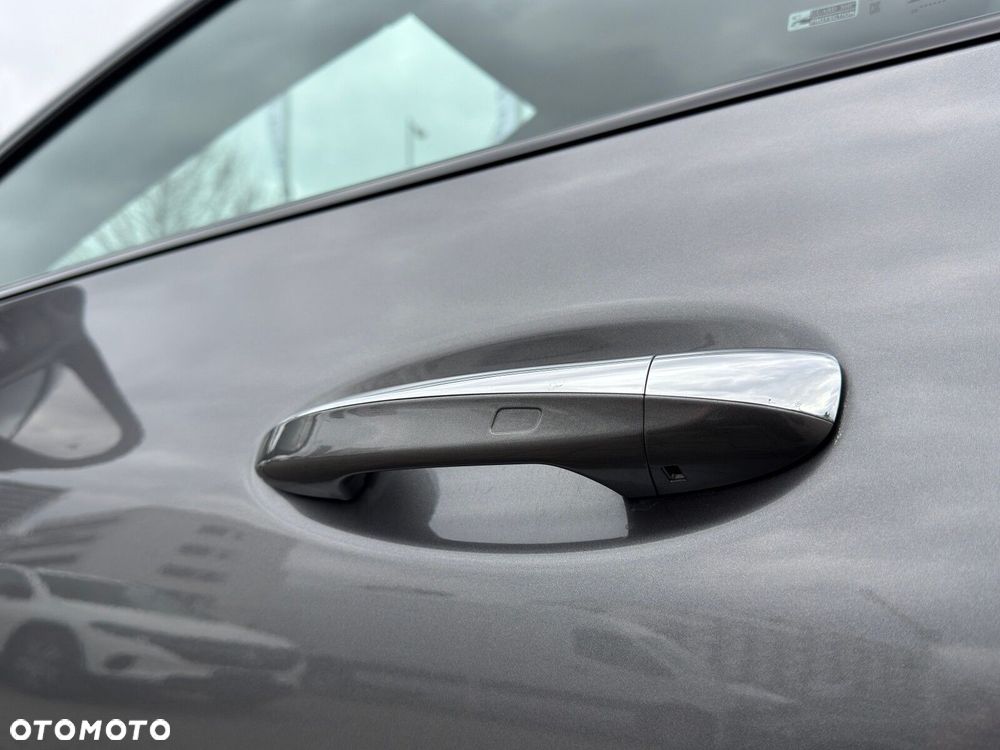 Mercedes-Benz CLA - 13