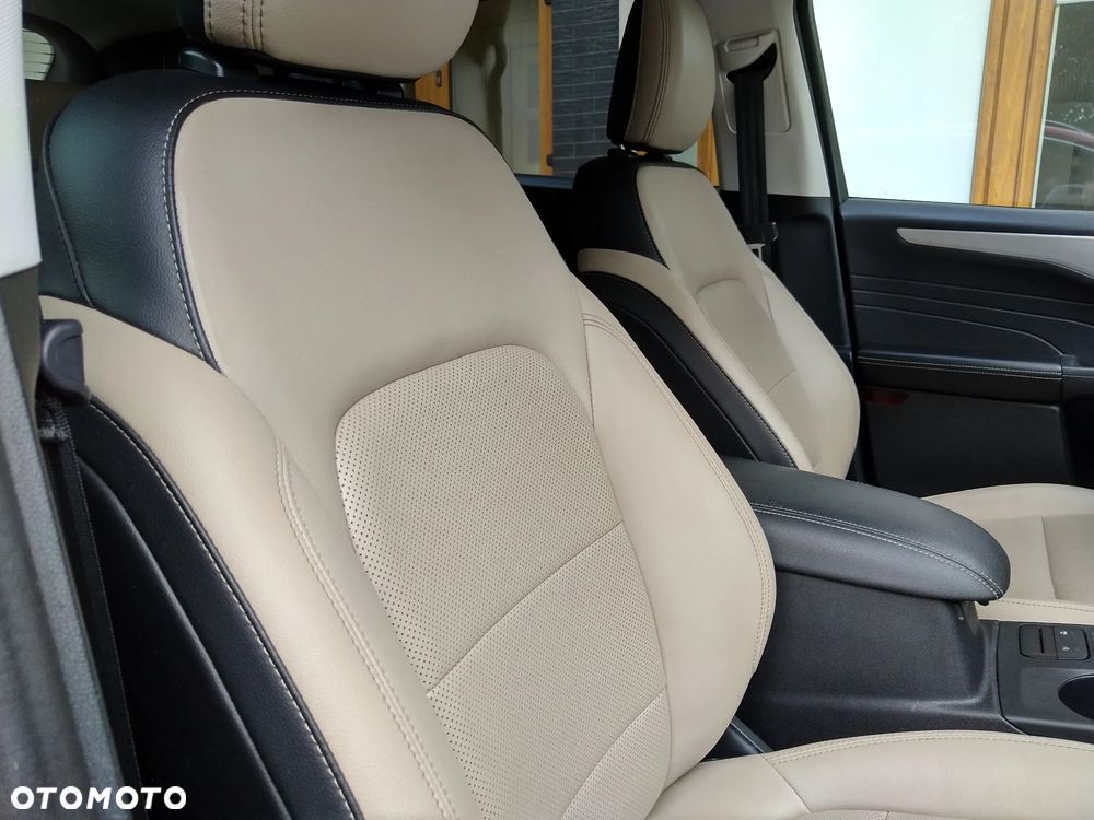 Ford Kuga - 16