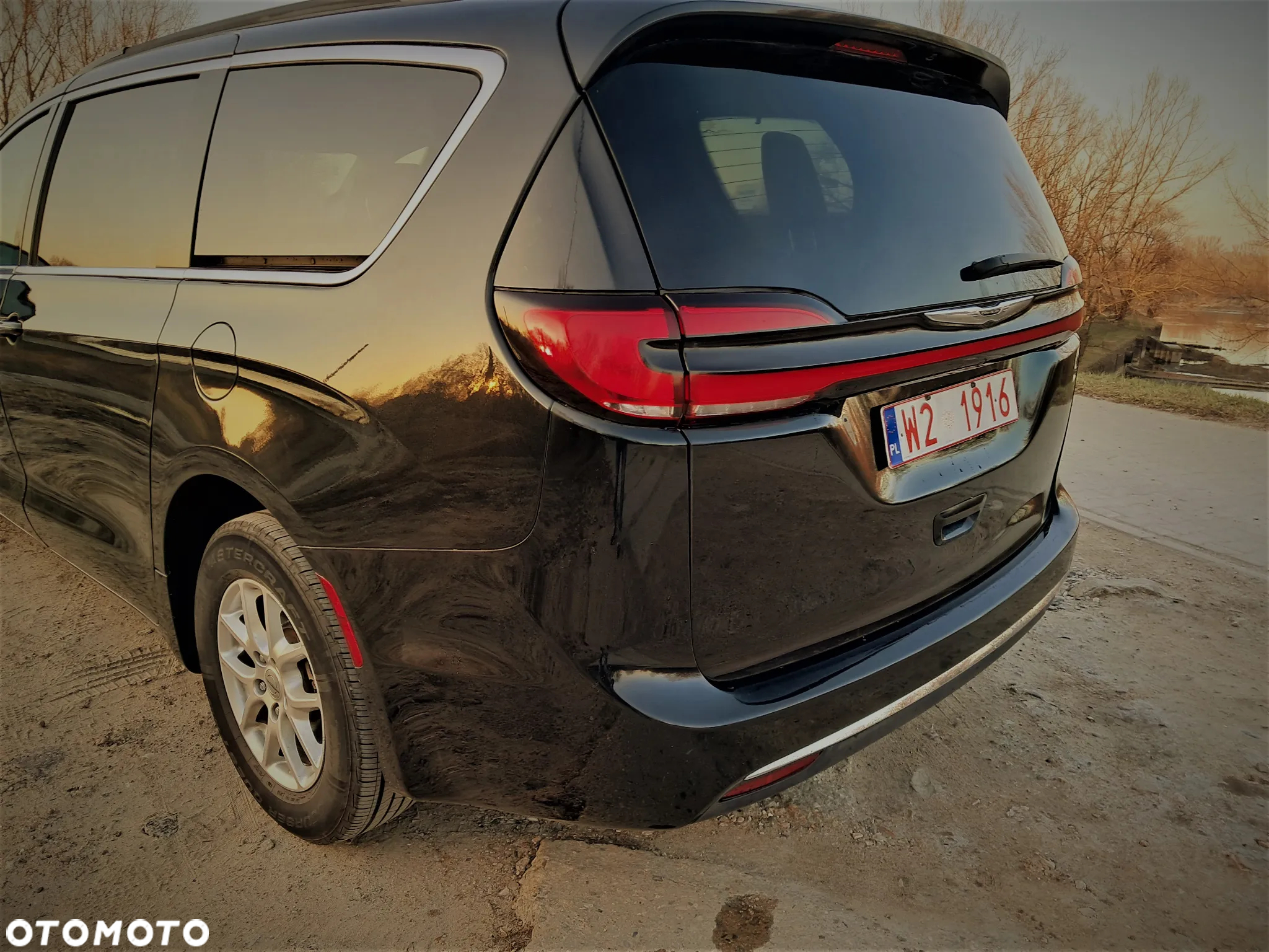 Chrysler Pacifica - 13