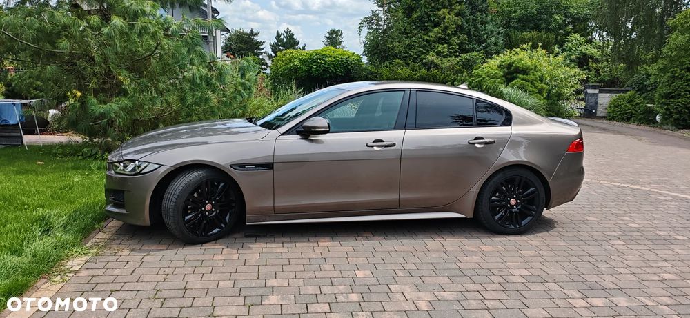 Jaguar XE 2.0 D R-Sport - 3