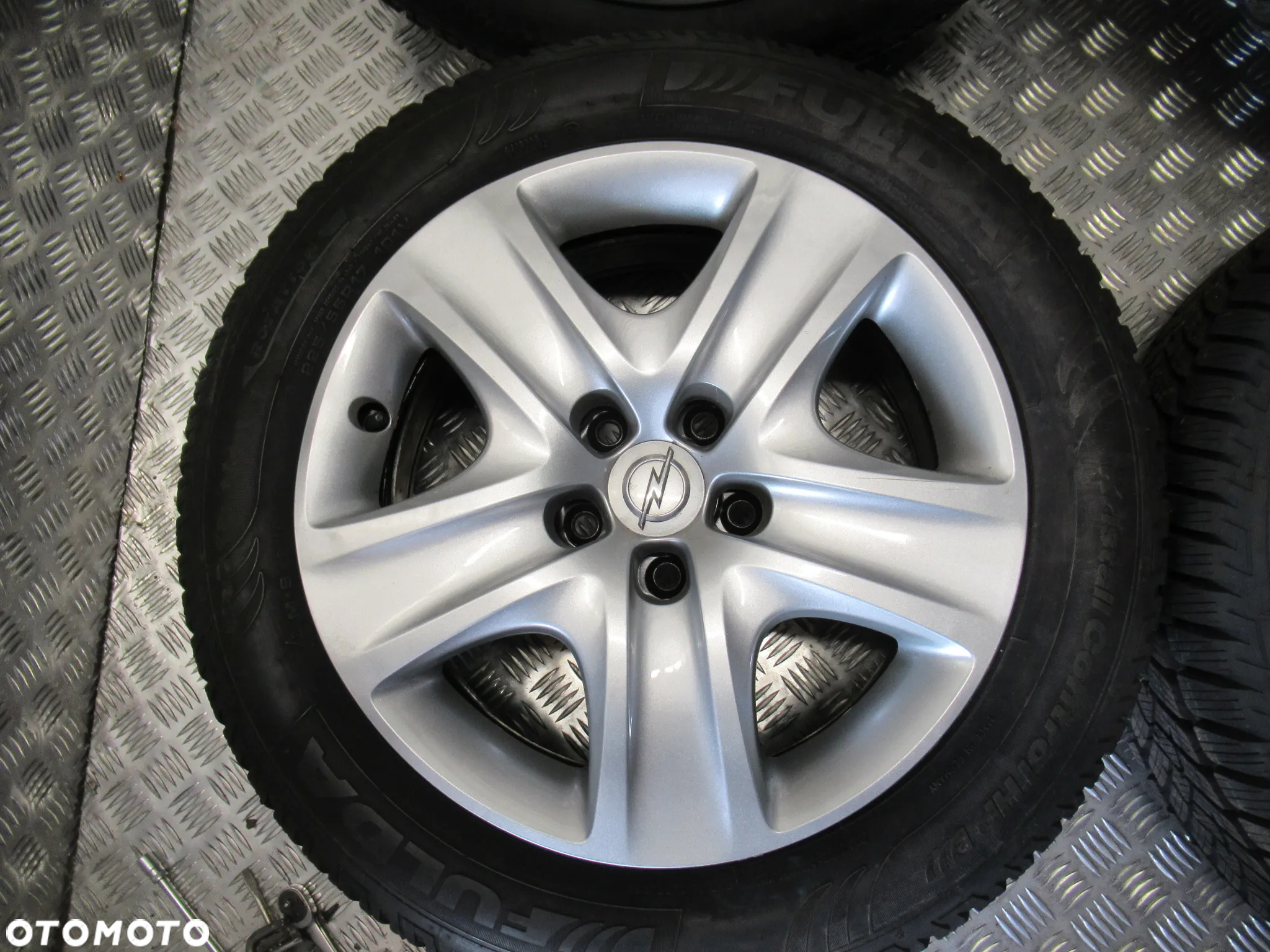 Koła Opel Ampera-e Insignia B Astra J Zafira 7Jx17 et44 5x115 7,6mm CZUJNIKI - 3