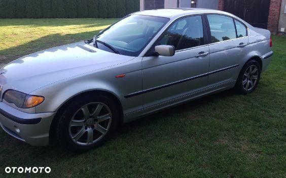 BMW Seria 3 320i - 5