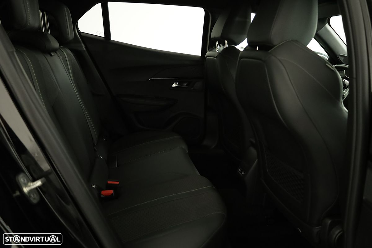 Peugeot e-2008 50 kWh GT - 23