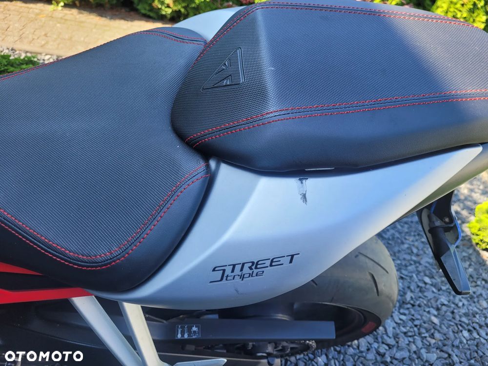 Triumph Street Triple - 5