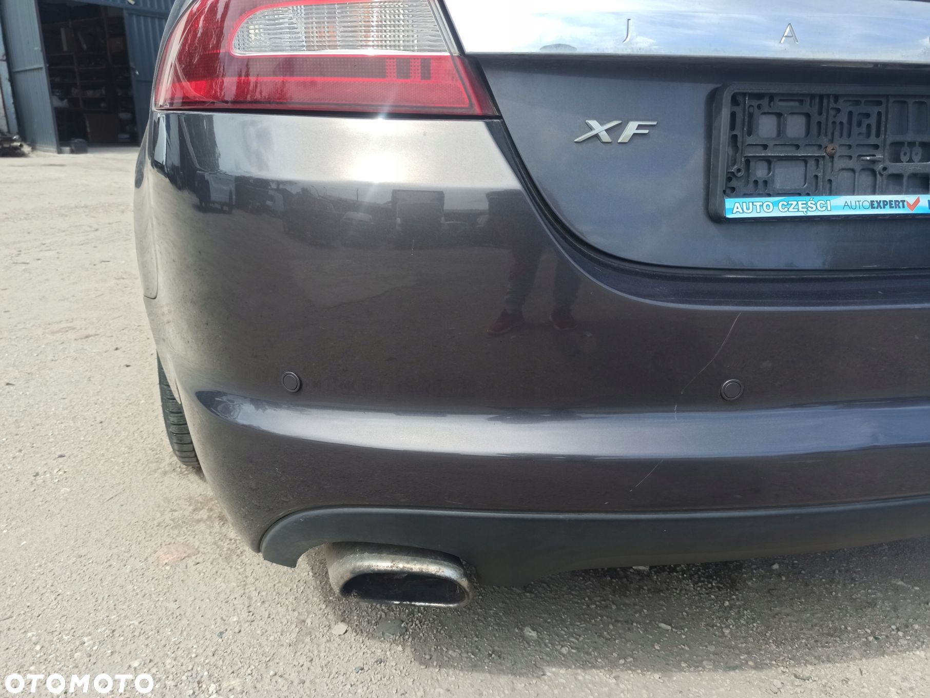 Zderzak tył JAGUAR XF X250 07-12 PDC czujniki parkowania kolor LMN - 4