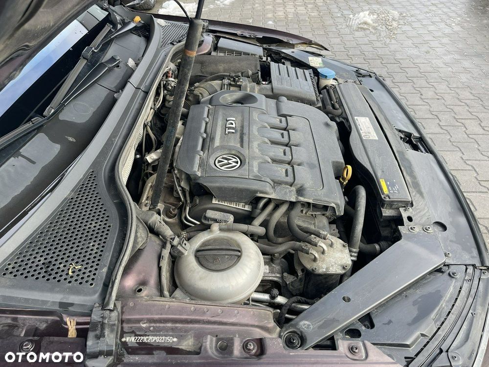 Volkswagen Passat - 11