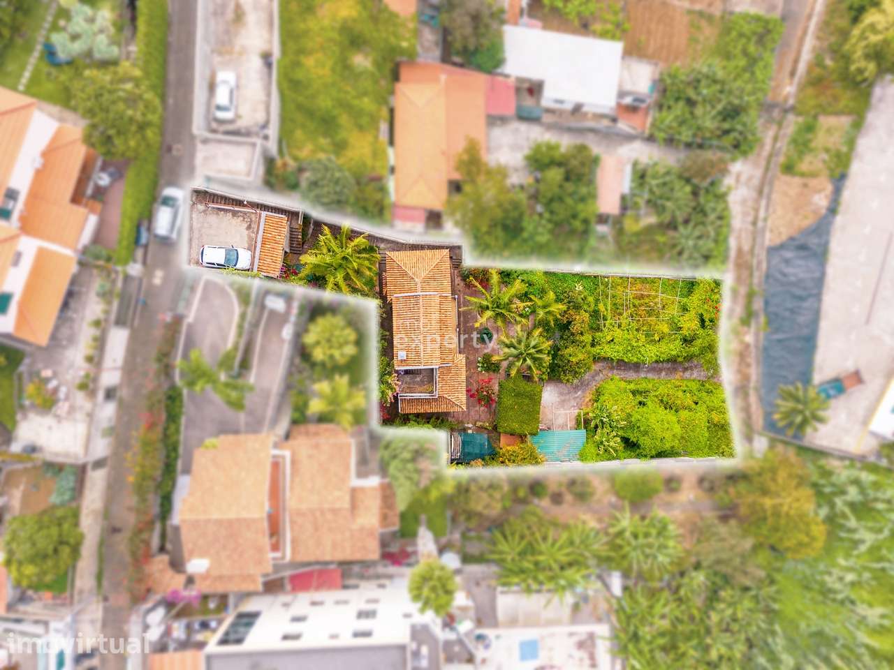 Moradia T3 com jardim e anexo T1 à venda nos Barreiros, Madeira - Grande imagem: 3/38