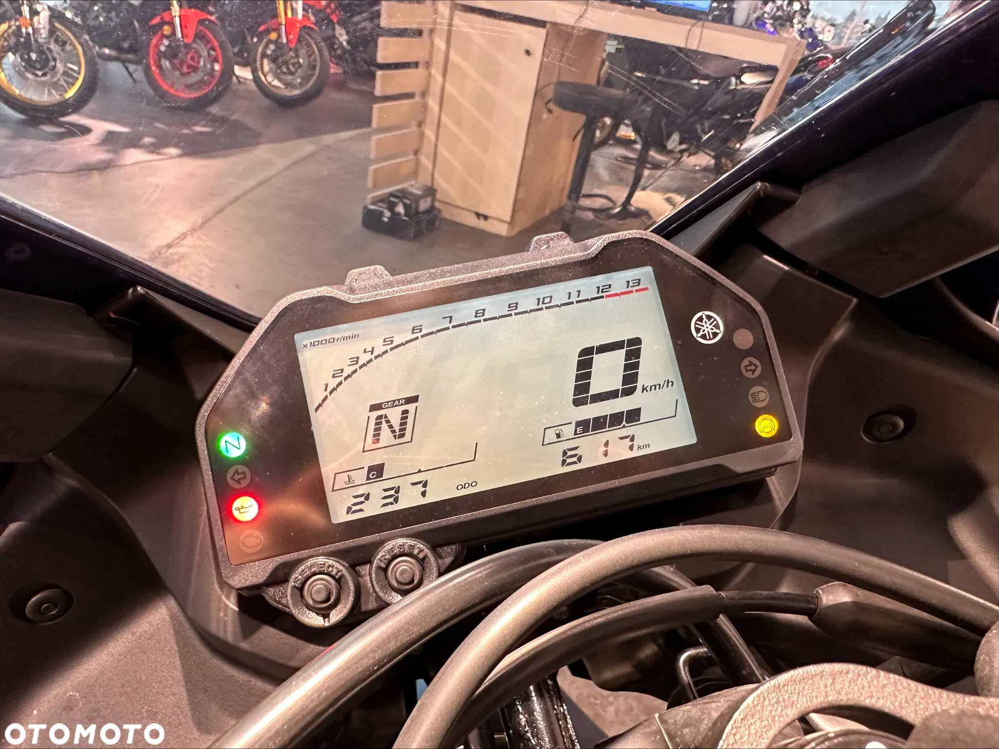 Yamaha R3 - 9