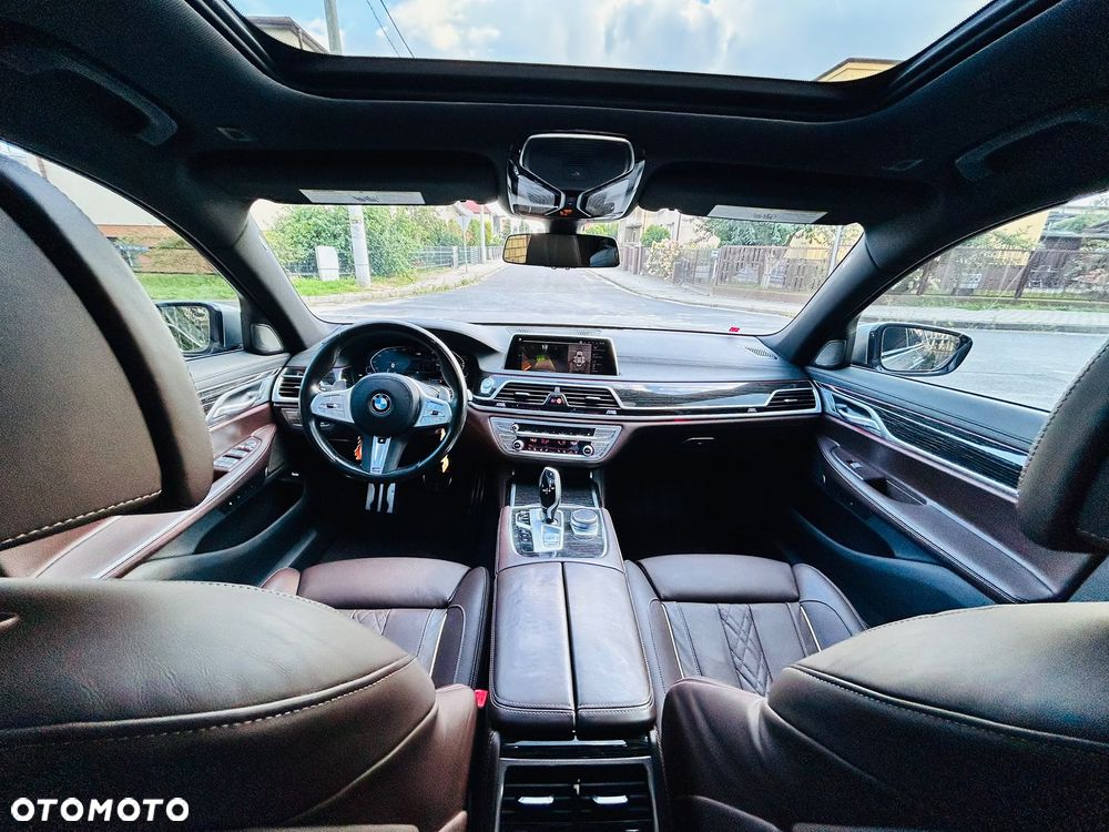 BMW Seria 7 750Li xDrive - 13
