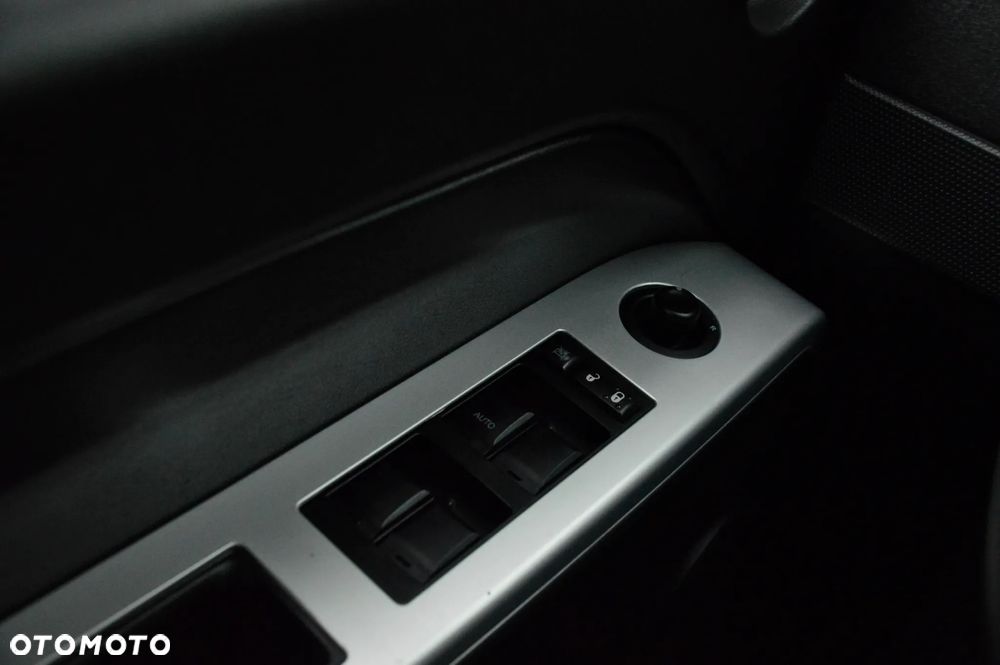 Jeep Compass 2.4 Limited - 25