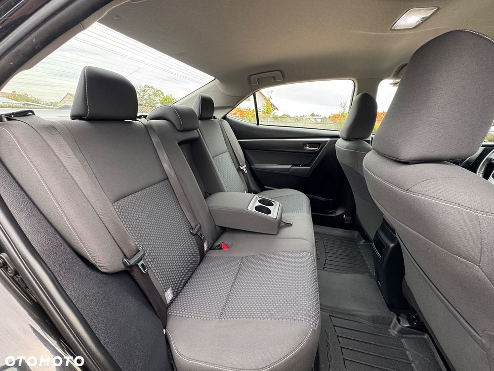 Toyota Corolla - 24
