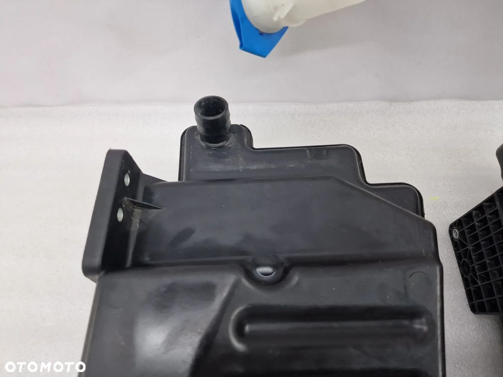 VW GOLF V VI / SEAT LEON II , LIFT / SKODA SUPERB II 3T0 ZBIORNICZEK SPRYSKIWACZY , NR 1K0955453Q / 1K0955453R / 1K0955453S , NR AUKCJI ZS53 - 3