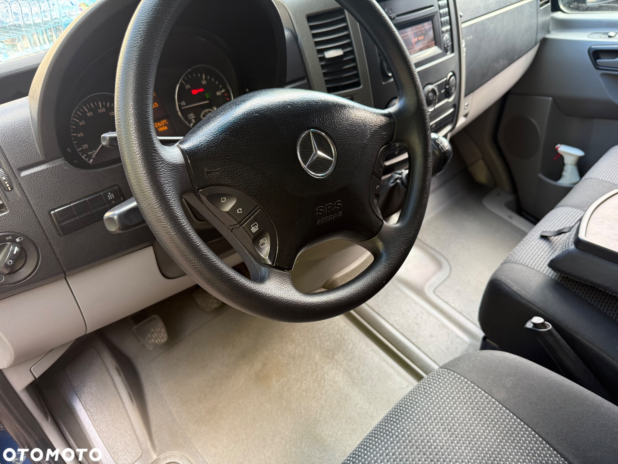 Mercedes-Benz 516 - 8